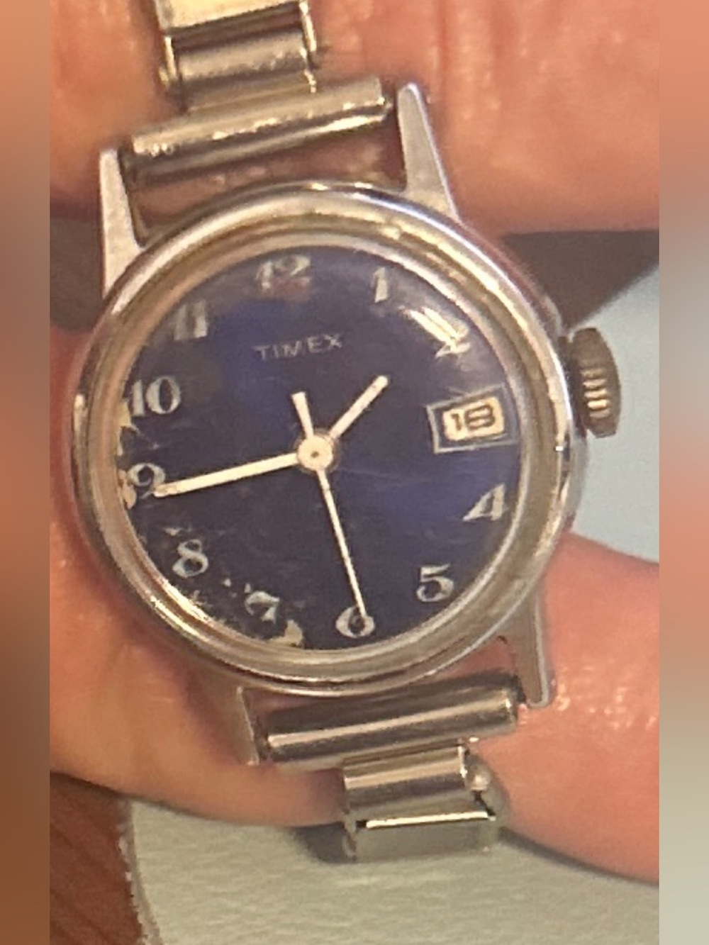 Vintage 1990s Timex Ladies Blue Dial Date Watch Stretch Band Untested